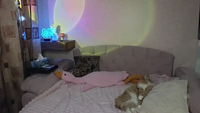 Vivian Davis online show from March 27, 9:15 pm