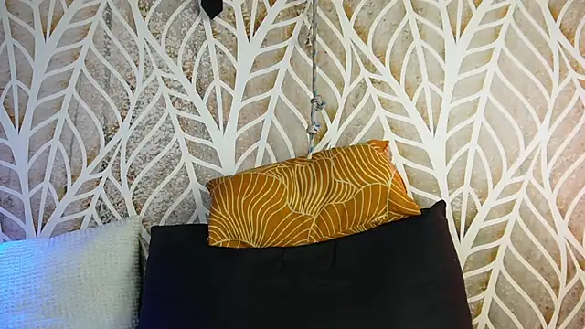 Snapshot of TrophyMilf chatting on September 20, 5:11 pm TrophyMilf online show from September 20, 5:11 pm