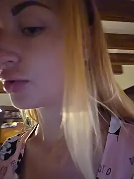 kylie blck online show from May 31, 3:01 am