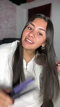 Soy Daniela online show from February 17, 1:49 am