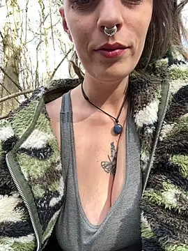 MenaDreadfull online show from February 28, 2:05 pm