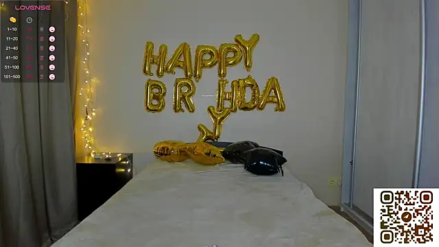 Snapshot of Bella_Foryou chatting on October 12, 12:40 pm Bella Foryou online show from October 12, 12:40 pm