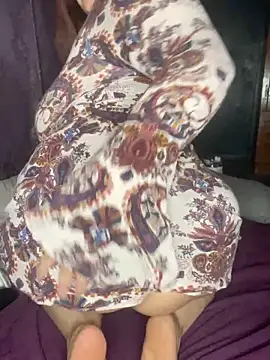 Queen CamiXO online show from June 4, 2:43 pm