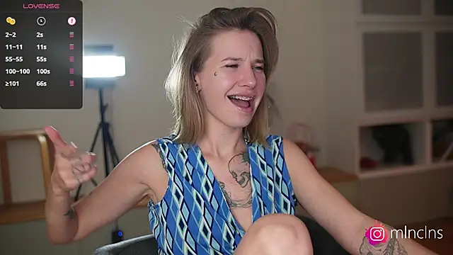 melanielwithu online show from April 8, 5:37 pm