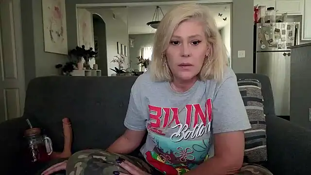 Lexi Shocker online show from February 4, 5:16 pm