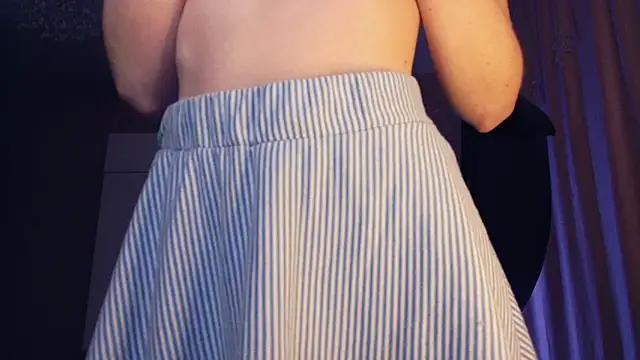 Cuddle Cat online show from October 28, 2:45 pm