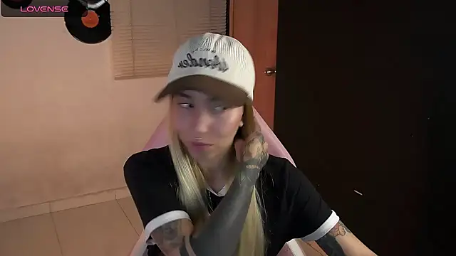 Saucy Jenn online show from June 21, 4:05 am
