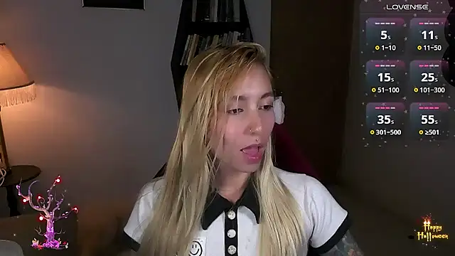 Saucy Jenn online show from October 30, 4:59 am