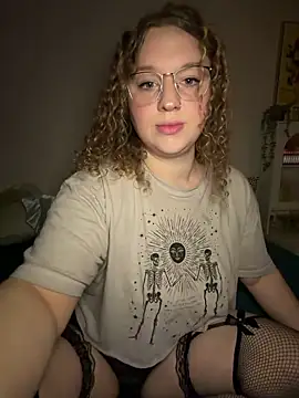 EmmieRae online show from October 27, 3:57 am