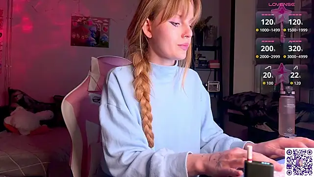 Chanel Gill online show from April 10, 9:10 pm