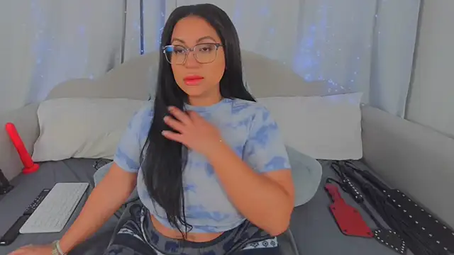 MeghanXO online show from December 14, 11:21 pm