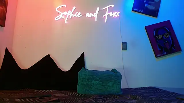 SophieFoxx17 online show from July 25, 12:23 pm
