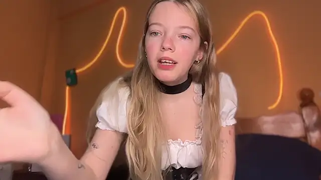 -veranito- online show from September 21, 3:05 am