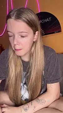 -veranito- online show from April 22, 3:03 am