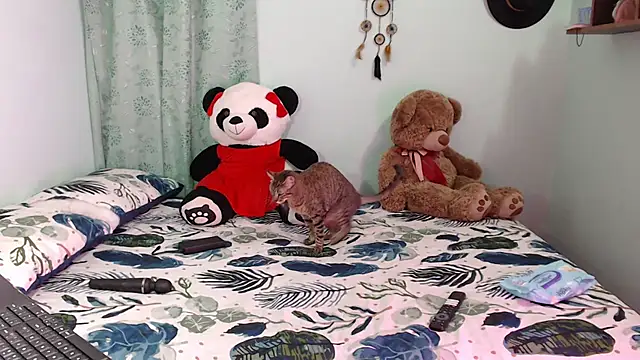 Snapshot of Zaragarciia98 chatting on September 24, 10:20 pm Zaragarciia98 online show from September 24, 10:20 pm