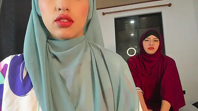 adila anich online show from November 5, 11:43 pm