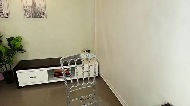 Sassy--Girl online show from September 17, 6:17 pm