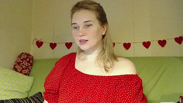 mmmPinUpGirl online show from March 6, 7:31 pm
