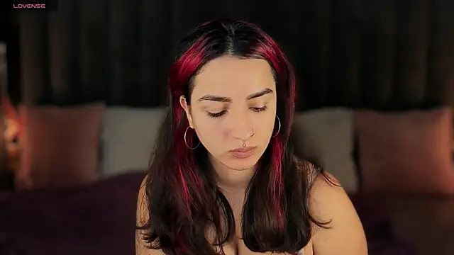 Daphne Moss online show from January 9, 2:10 pm