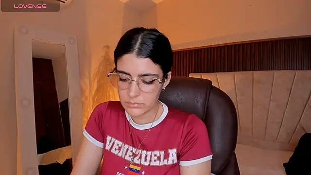  Niah  online show from February 4, 9:07 pm