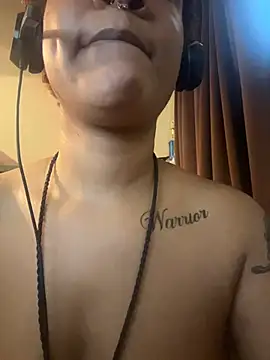 nickytheehawtie online show from February 19, 9:02 pm