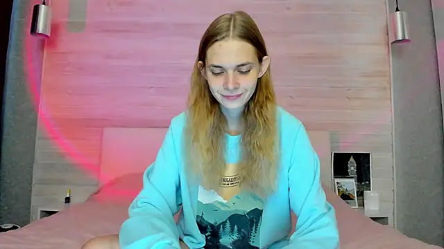 molly hunt  online show from November 9, 3:57 am