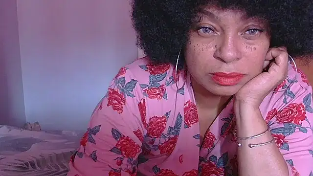 MSweetLindaParks online show from November 14, 4:07 pm