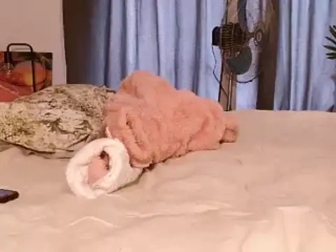 Misswhiteee online show from November 25, 8:16 am