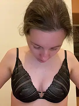 Nicole-Ray online show from April 23, 8:11 pm