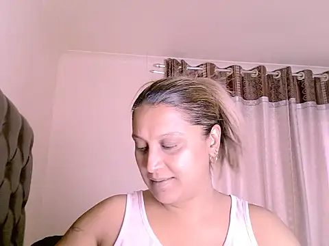 eroticbeauty37 online show from July 23, 11:40 am