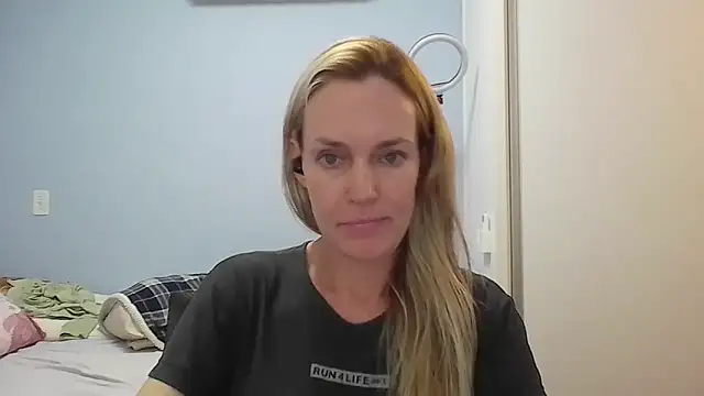 Annylove1 online show from April 23, 12:29 pm