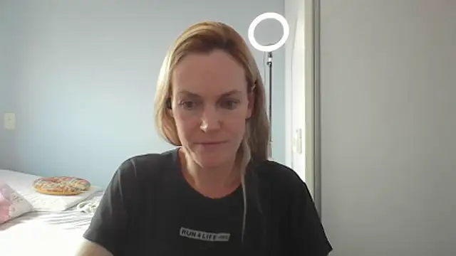 Annylove1 online show from April 24, 4:43 pm