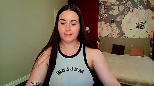 Roxie Bradley online show from June 18, 8:16 am
