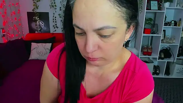 Snapshot of DarlingMilf chatting on October 17, 6:11 pm DarlingMilf online show from October 17, 6:11 pm