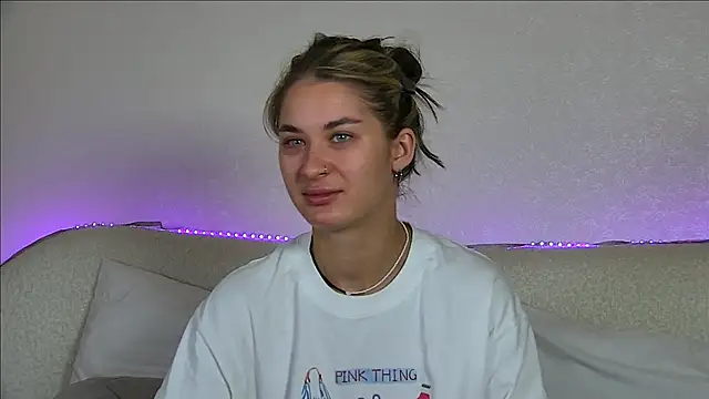 RachelSimpson online show from September 16, 7:11 pm