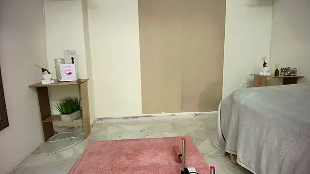 AnisiaFarina online show from September 15, 11:18 am