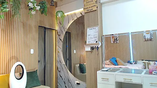 deepieredandwett online show from March 2, 4:57 pm