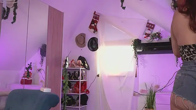 Amaliamour online show from December 19, 7:22 am