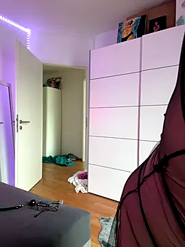 Snapshot of AnjaAmelia chatting on October 13, 8:06 am AnjaAmelia online show from October 13, 8:06 am