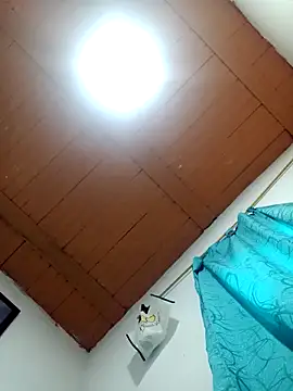 annie-19 online show from November 15, 5:47 pm