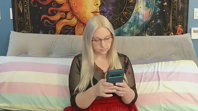 Snapshot of SaraBearXo chatting on September 11, 1:11 pm SaraBearXo online show from September 11, 1:11 pm