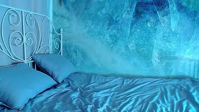 millllina online show from December 4, 1:08 am