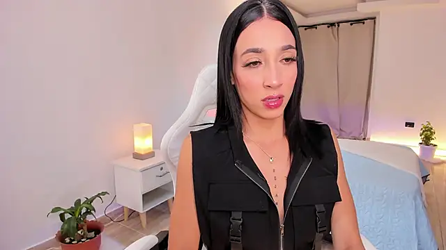 carleee winter online show from November 22, 1:30 am