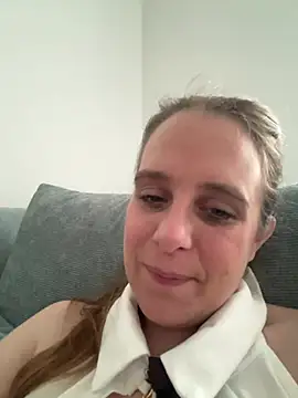 Chantalee online show from June 5, 6:17 am