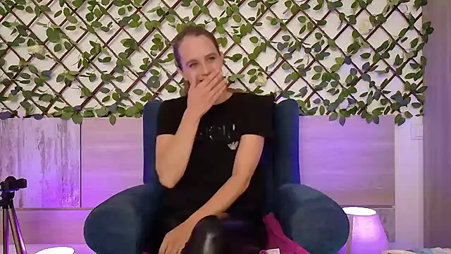 Chantalee online show from September 14, 6:55 am