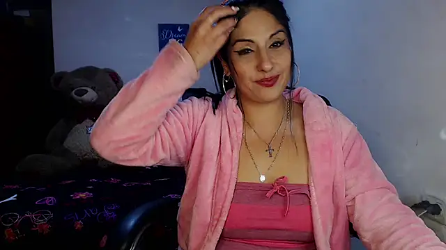 Snapshot of sahtlove1 chatting on October 1, 1:10 am sahtlove1 online show from October 1, 1:10 am