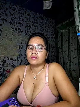 Snapshot of lovely_samxxx24 chatting on September 18, 6:34 am lovely samxxx24 online show from September 18, 6:34 am