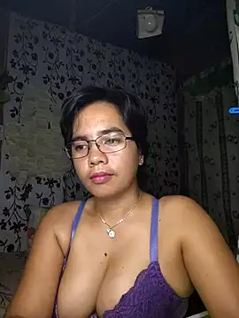 Snapshot of lovely_samxxx24 chatting on September 21, 8:40 pm lovely samxxx24 online show from September 21, 8:40 pm