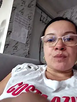 Sonialorens  online show from July 5, 10:37 pm