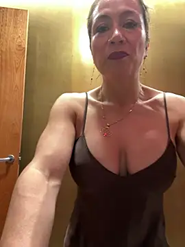 angelitasexy81 online show from July 7, 9:35 am